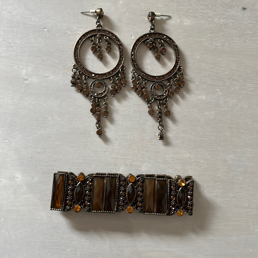 Vintage Rustic Gold and Brown + Orange Jewels earrings and bracelet.